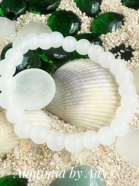Alquimia White Bead Stretch Bracelet